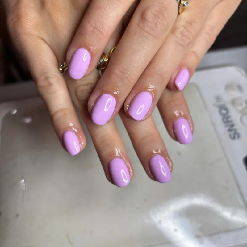 Lilac gel manicure, Da Nang nail salon
